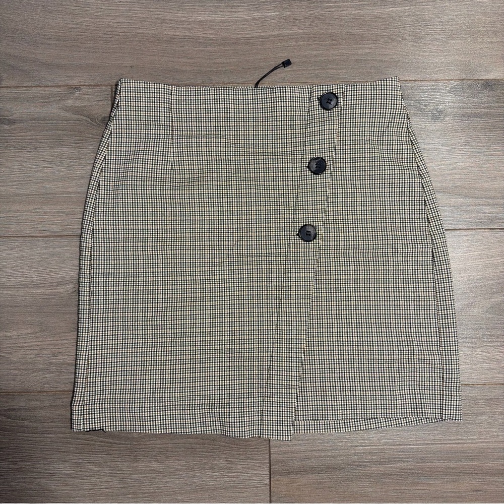 DYNAMITE BRAND NEW High-Rise Checked Mini Skirt with Button Detail - Black/White